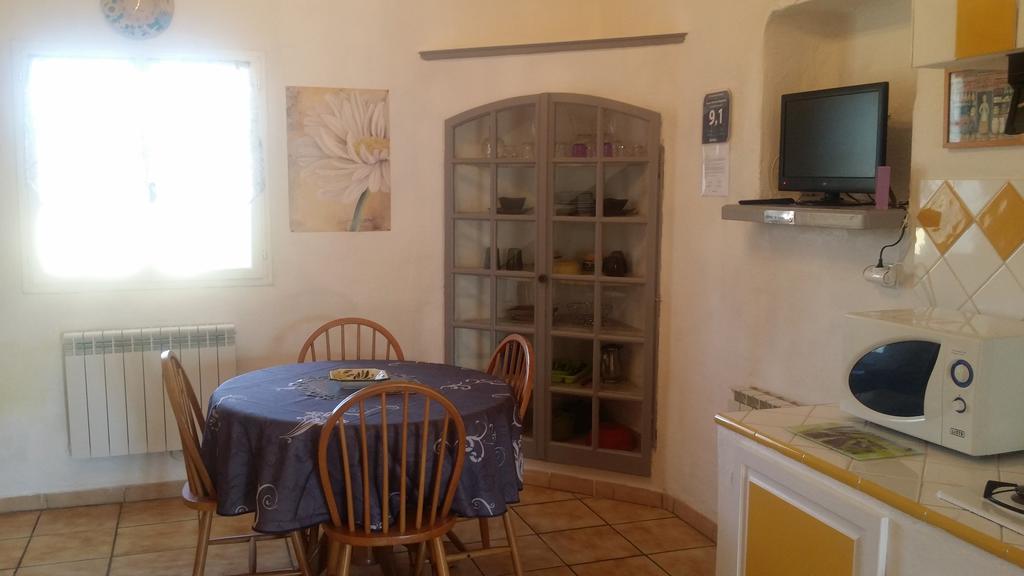 Villa Mas de l'Ancienne Magnanerie à Mallemort Extérieur photo