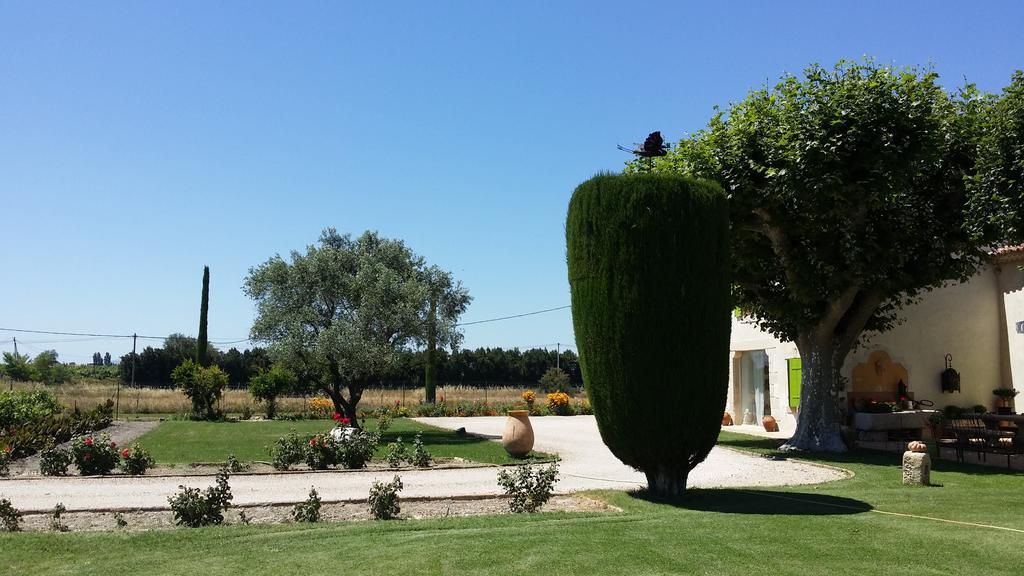 Villa Mas de l'Ancienne Magnanerie à Mallemort Extérieur photo