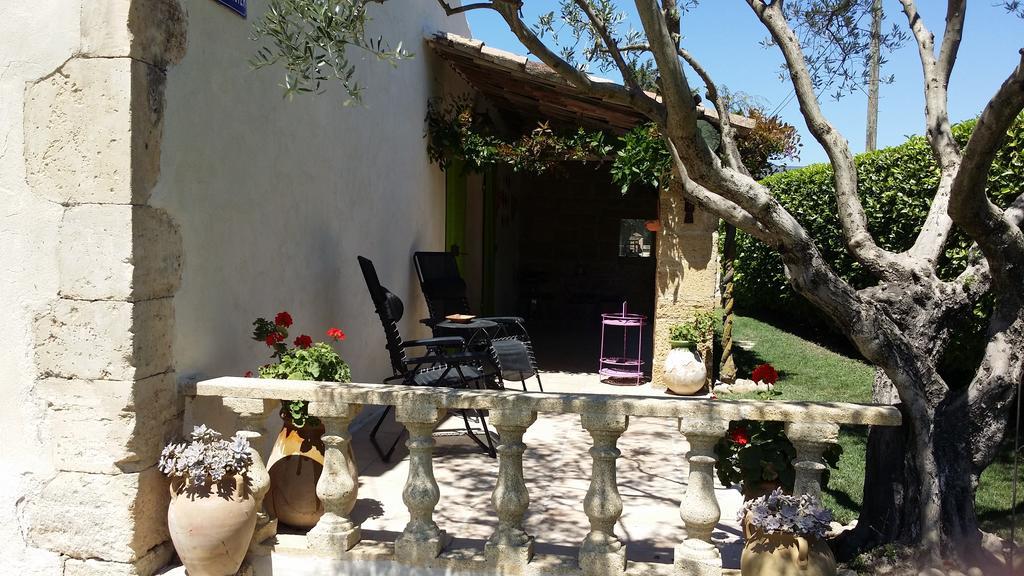 Villa Mas de l'Ancienne Magnanerie à Mallemort Extérieur photo